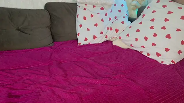 Snapshot of Anya-Sweet chatting on 09-24-25, 06:11 Anya-Sweet online show from 09-24-25, 06:11