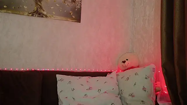 Snapshot of Anya-Sweet chatting on 11-25-25, 03:56 Anya-Sweet online show from 11-25-25, 03:56