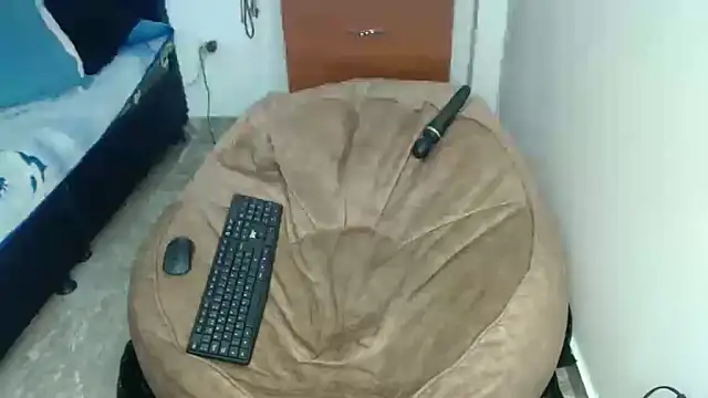 Snapshot of KratosAfroditacs chatting on 09-30-25, 12:37 KratosAfroditacs online show from 09-30-25, 12:37