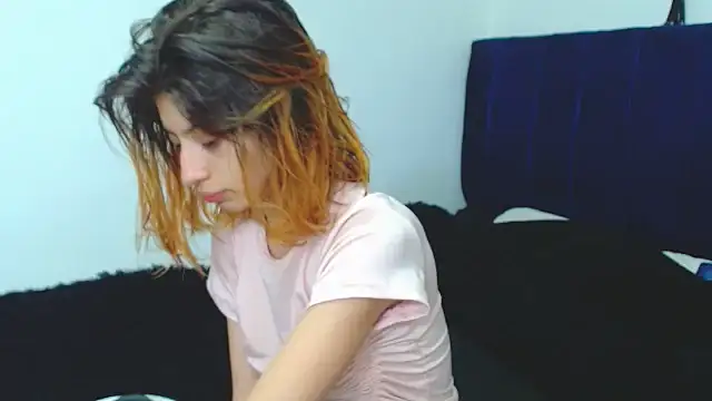 Snapshot of KratosAfroditacs chatting on 10-11-25, 06:50 KratosAfroditacs online show from 10-11-25, 06:50