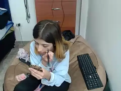 Snapshot of KratosAfroditacs chatting on 11-07-25, 02:33 KratosAfroditacs online show from 11-07-25, 02:33