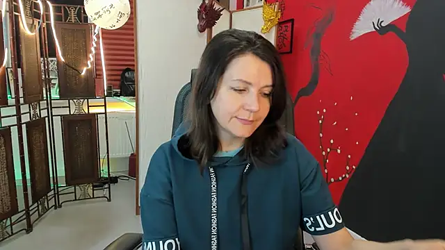 Snapshot of NicoleHitman chatting on 03-19-25, 05:19 NicoleHitman online show from 03-19-25, 05:19