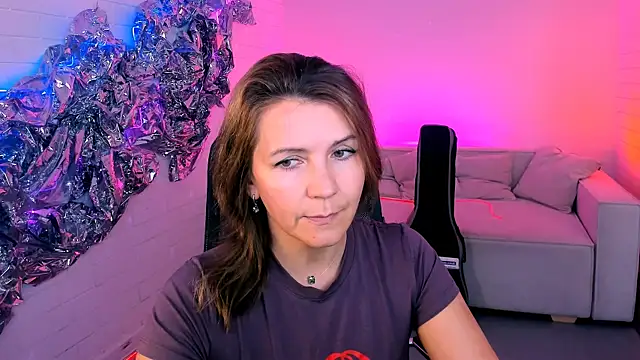 Snapshot of NicoleHitman chatting on 09-15-25, 05:18 NicoleHitman online show from 09-15-25, 05:18