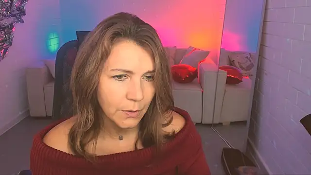 Snapshot of NicoleHitman chatting on 10-10-25, 09:19 NicoleHitman online show from 10-10-25, 09:19