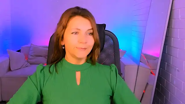 Snapshot of NicoleHitman chatting on 11-06-25, 05:19 NicoleHitman online show from 11-06-25, 05:19