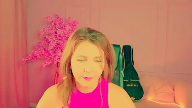 Snapshot of NicoleHitman chatting on 11-09-25, 09:18 NicoleHitman online show from 11-09-25, 09:18