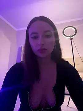 Snapshot of AlisaQSky chatting on 10-12-25, 05:45 AlisaQSky online show from 10-12-25, 05:45