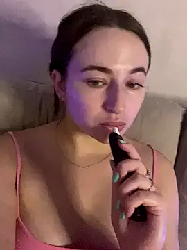 Snapshot of AlisaQSky chatting on 10-26-25, 05:30 AlisaQSky online show from 10-26-25, 05:30