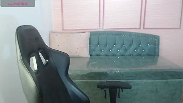 alexa romero t online show from 12-21-25, 01:07