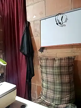 Snapshot of isis_milove chatting on 02-27-26, 12:16 isis milove online show from 02-27-26, 12:16