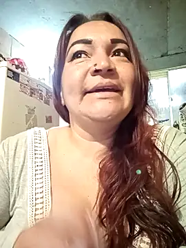 isis milove online show from 04-10-26, 11:37