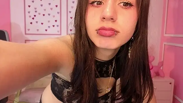 Snapshot of andrea_torres_t chatting on 11-21-25, 08:07 andrea torres t online show from 11-21-25, 08:07