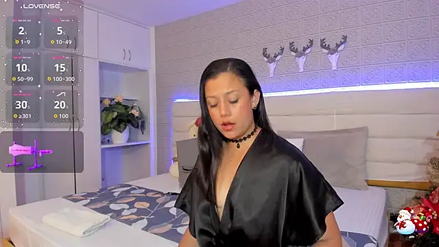 Snapshot of LeilaHiuston chatting on 11-06-25, 08:32 LeilaHiuston online show from 11-06-25, 08:32