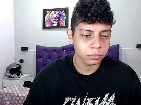 Snapshot of Alejandroo_22 chatting on 09-24-25, 01:25 Alejandroo 22 online show from 09-24-25, 01:25