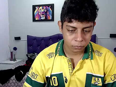 Snapshot of Alejandroo_22 chatting on 09-30-25, 02:55 Alejandroo 22 online show from 09-30-25, 02:55