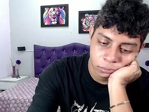 Snapshot of Alejandroo_22 chatting on 10-02-25, 02:02 Alejandroo 22 online show from 10-02-25, 02:02