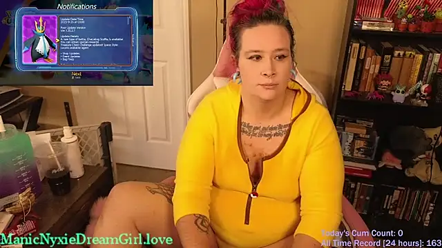 Snapshot of VioletNova chatting on 10-05-25, 09:24 VioletNova online show from 10-05-25, 09:24