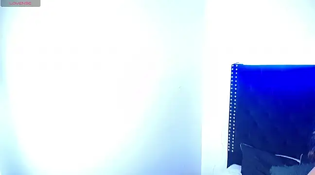 Snapshot of Ayliinn_ chatting on 03-20-25, 02:51 Ayliinn online show from 03-20-25, 02:51