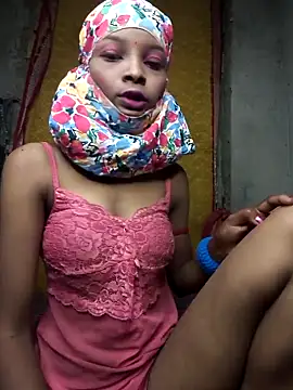 Cutesoma01 online show from 04-17-26, 10:57