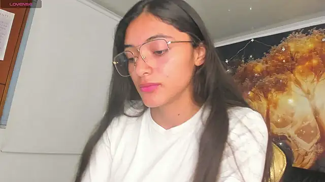 Snapshot of Valen_Person chatting on 03-04-25, 11:51 Valen Person online show from 03-04-25, 11:51