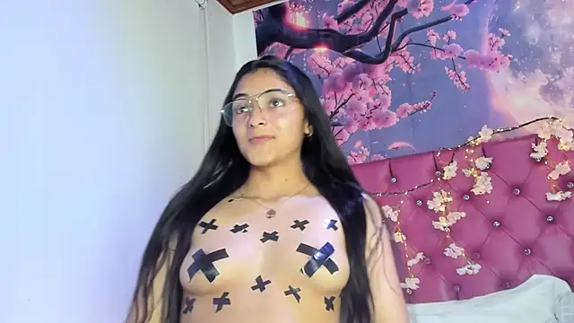 Snapshot of Valen_Person chatting on 03-11-25, 06:30 Valen Person online show from 03-11-25, 06:30