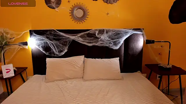 Snapshot of Jessie_Curlyy chatting on 10-23-25, 02:00 Jessie Curlyy online show from 10-23-25, 02:00