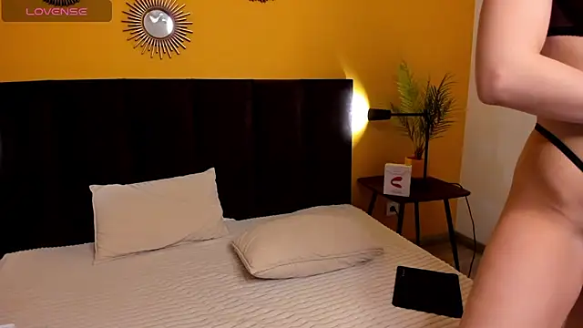 Snapshot of Jessie_Curlyy chatting on 11-20-25, 02:01 Jessie Curlyy online show from 11-20-25, 02:01