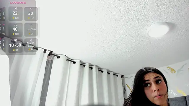 Cristal Velle online show from 12-17-25, 01:06