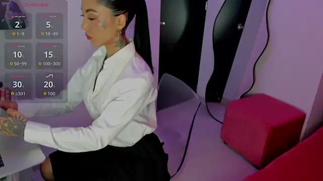 Snapshot of Dani_Valen chatting on 03-18-25, 11:31 Dani Valen online show from 03-18-25, 11:31