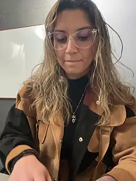 Isabella Varella online show from 02-03-26, 02:33