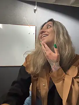 Isabella Varella online show from 02-23-26, 12:24