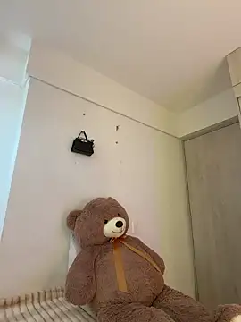 ZaraLuuv online show from 04-15-26, 06:04