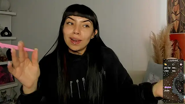 Snapshot of Saraa_Desiree chatting on 09-18-25, 01:35 Saraa Desiree online show from 09-18-25, 01:35