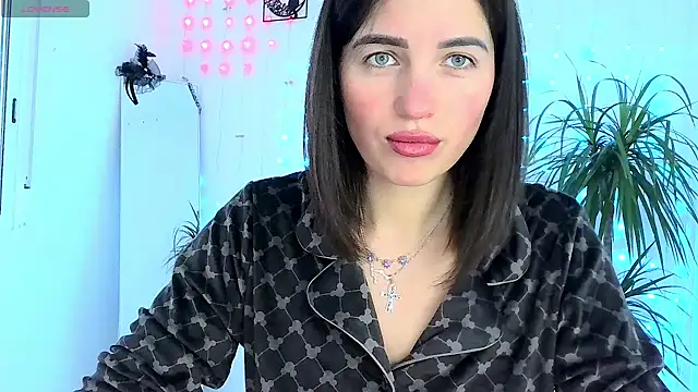 Snapshot of neferutt chatting on 11-20-25, 10:59 neferutt online show from 11-20-25, 10:59