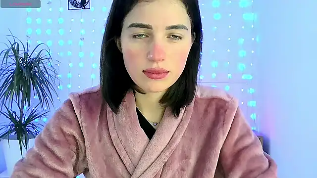 Snapshot of neferutt chatting on 11-21-25, 01:10 neferutt online show from 11-21-25, 01:10