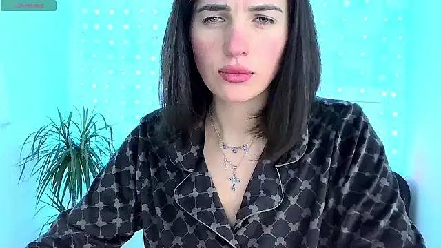 Snapshot of neferutt chatting on 11-28-25, 02:31 neferutt online show from 11-28-25, 02:31