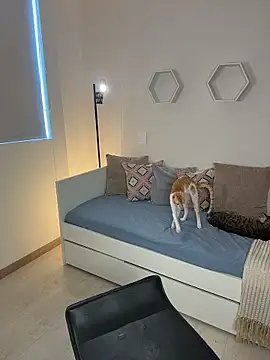 ValentinaMilann online show from 04-02-26, 07:00