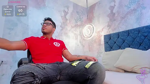 Snapshot of ETHAN_DRAVEN chatting on 03-21-25, 11:33 ETHAN DRAVEN online show from 03-21-25, 11:33