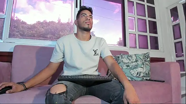 Snapshot of ETHAN_DRAVEN chatting on 09-15-25, 07:14 ETHAN DRAVEN online show from 09-15-25, 07:14