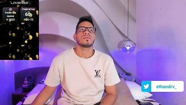 Snapshot of ETHAN_DRAVEN chatting on 10-21-25, 07:58 ETHAN DRAVEN online show from 10-21-25, 07:58