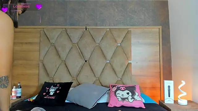 SarahLynn7 online show from 10-26-25, 06:47