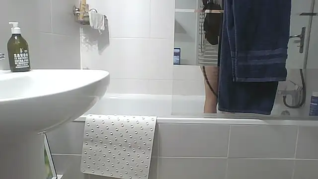 Snapshot of Valentinette chatting on 06-11-26, 05:27 Valentinette online show from 06-11-26, 05:27