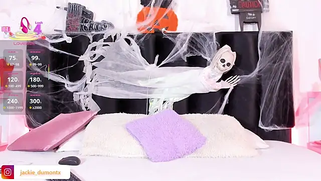 JackieDumont1 online show from 10-28-25, 06:54