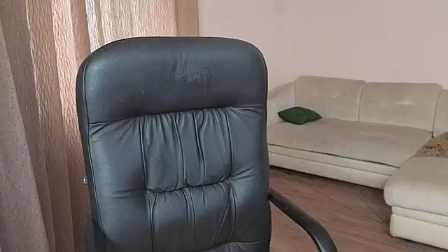 Snapshot of Wane_Witch chatting on 10-12-25, 04:11 Wane Witch online show from 10-12-25, 04:11