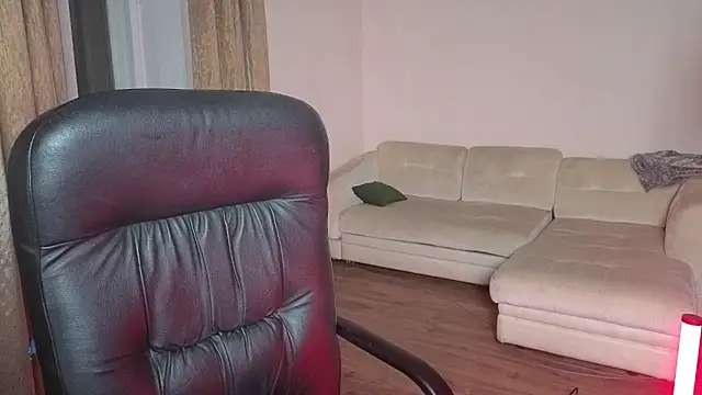 Snapshot of Wane_Witch chatting on 10-19-25, 05:57 Wane Witch online show from 10-19-25, 05:57