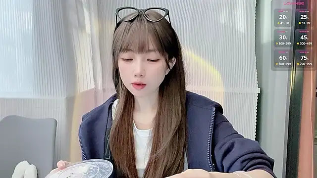 Snapshot of Evelyn-168 chatting on 11-22-25, 07:07 Evelyn-168 online show from 11-22-25, 07:07