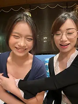 Snapshot of TOP_yoyo chatting on 11-30-25, 12:42 TOP yoyo online show from 11-30-25, 12:42