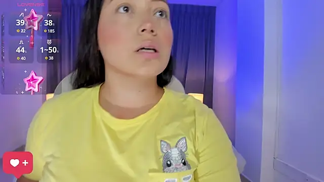 Snapshot of heidy_johns chatting on 03-08-25, 03:17 heidy johns online show from 03-08-25, 03:17