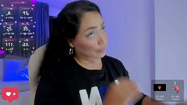 Snapshot of heidy_johns chatting on 03-14-25, 03:59 heidy johns online show from 03-14-25, 03:59