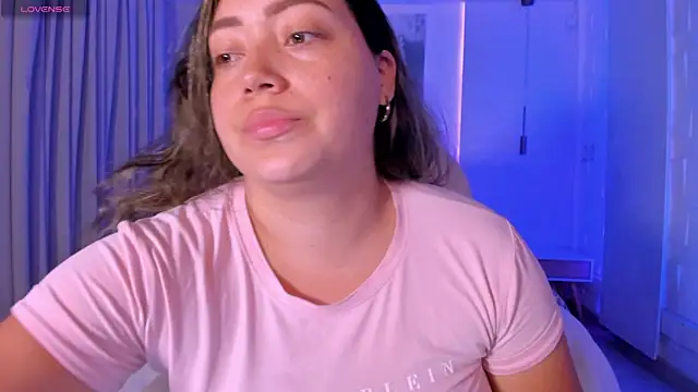 Snapshot of heidy_johns chatting on 09-13-25, 03:28 heidy johns online show from 09-13-25, 03:28